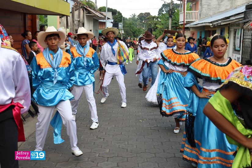 DESFILE-OTRA12