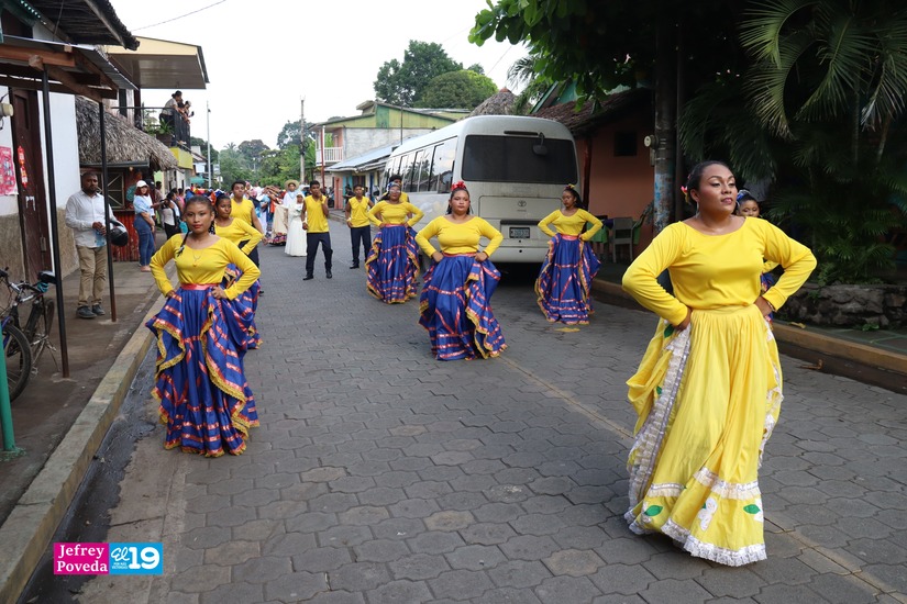 DESFILE-OTRA14