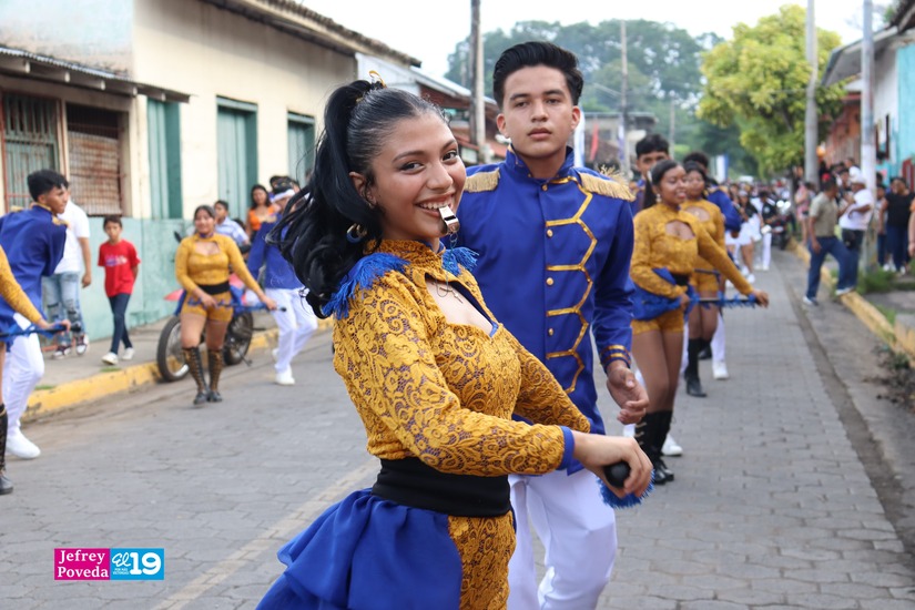 DESFILE-OTRA7