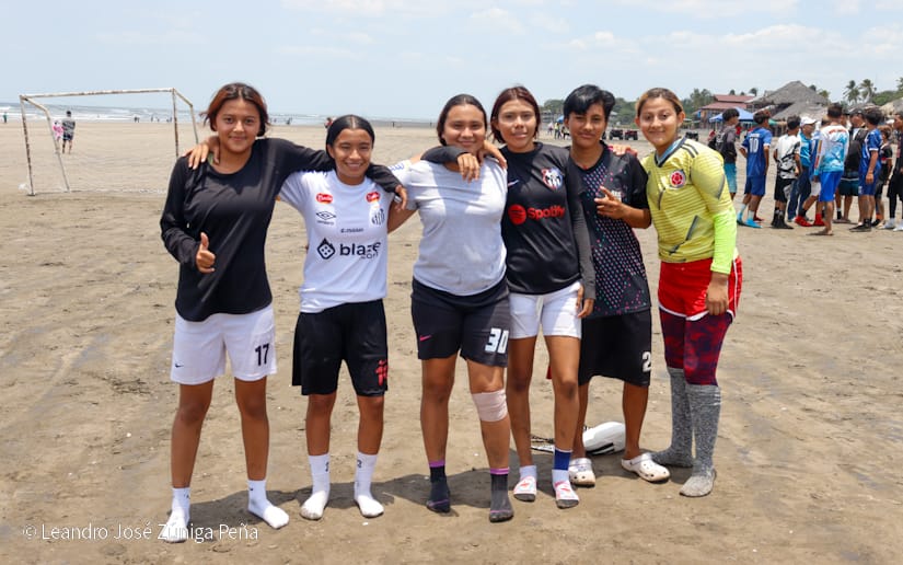 Voleibol-de-playa-Pochomil-2