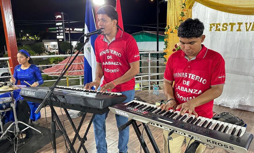 JOVENES-(10)