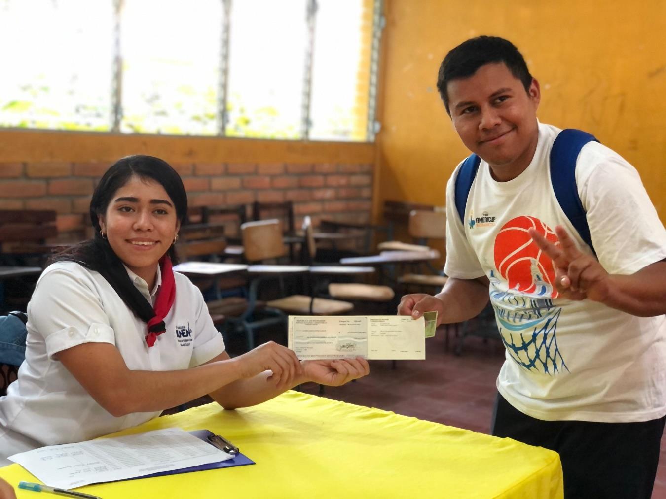 BECAS33
