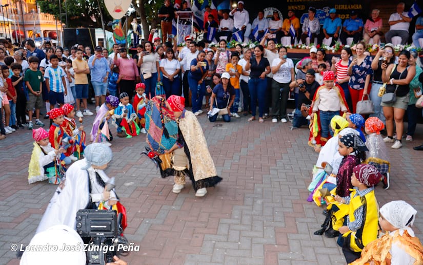 DESFILE-CARAZO--(1)