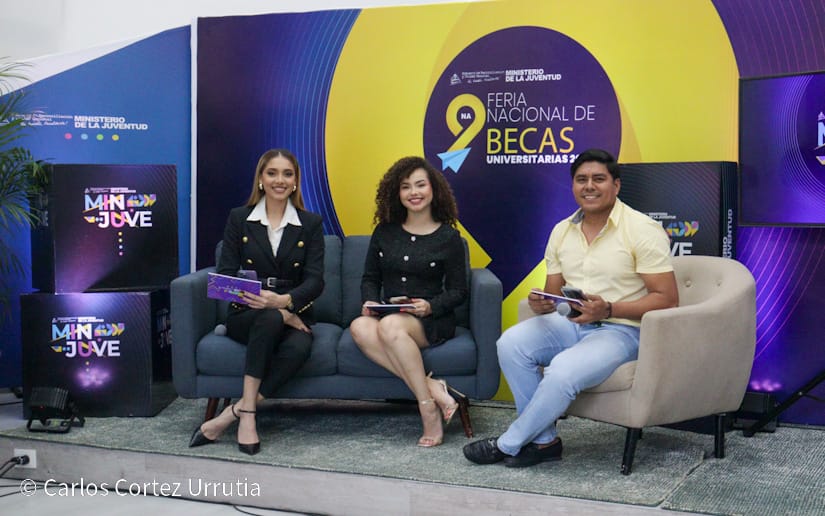 Feria-de-Becas-16