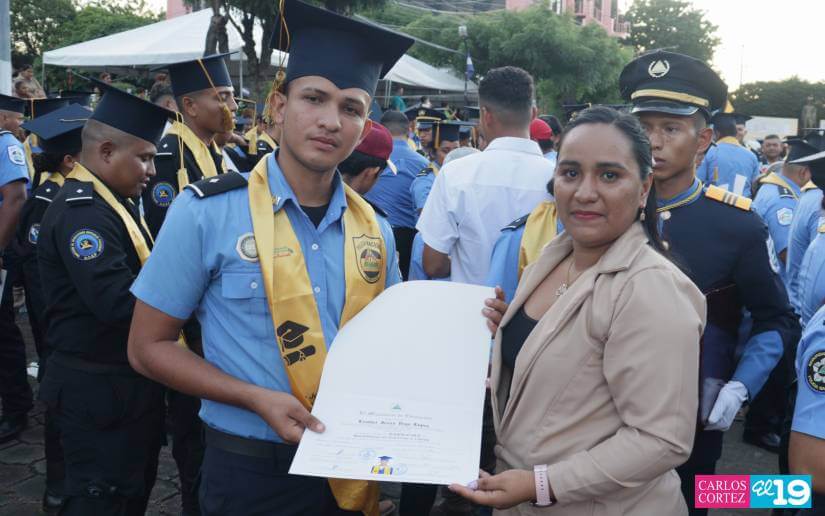 POLICIA26