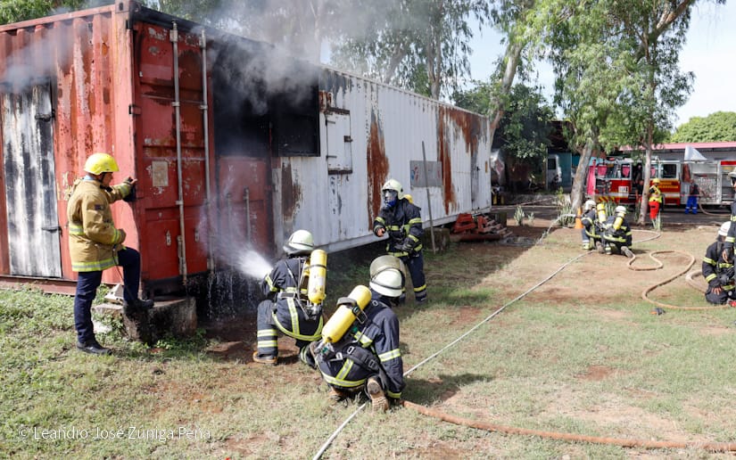 BOMBEROS12