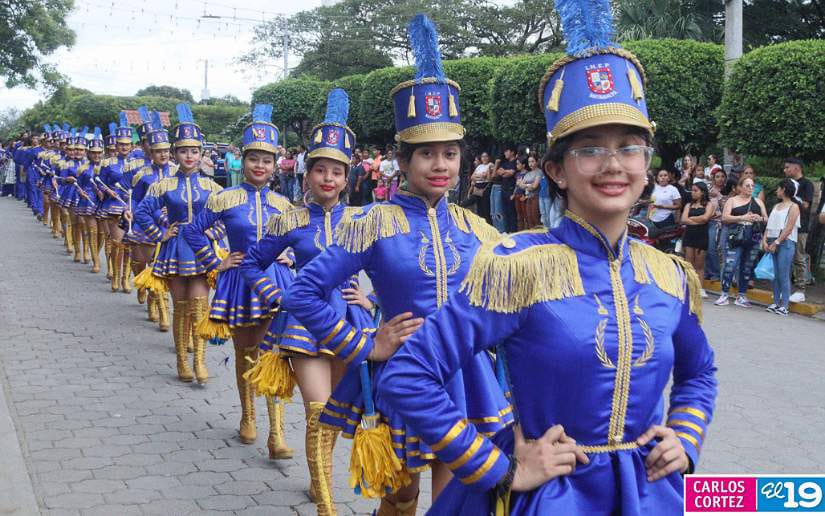 DESFILE-(18)