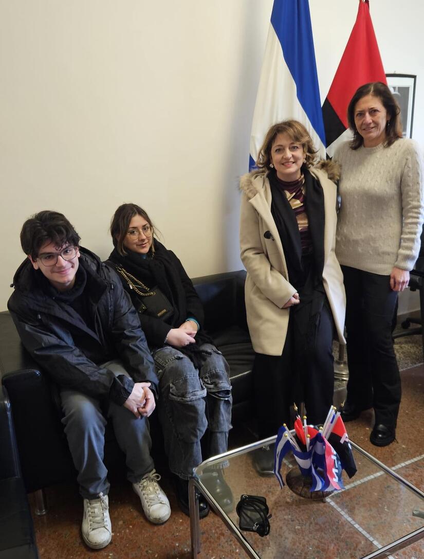 Embajada-en-Italia1