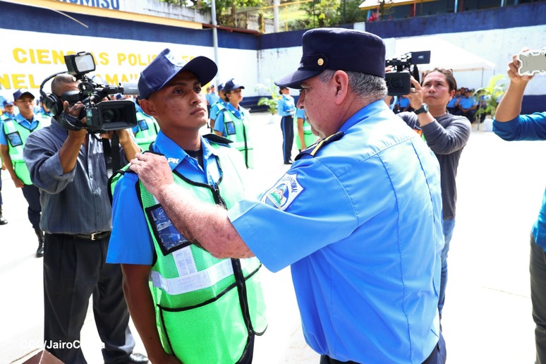 POLICIA-10