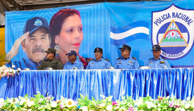 POLICIA13