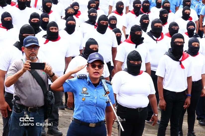 POLICIA28