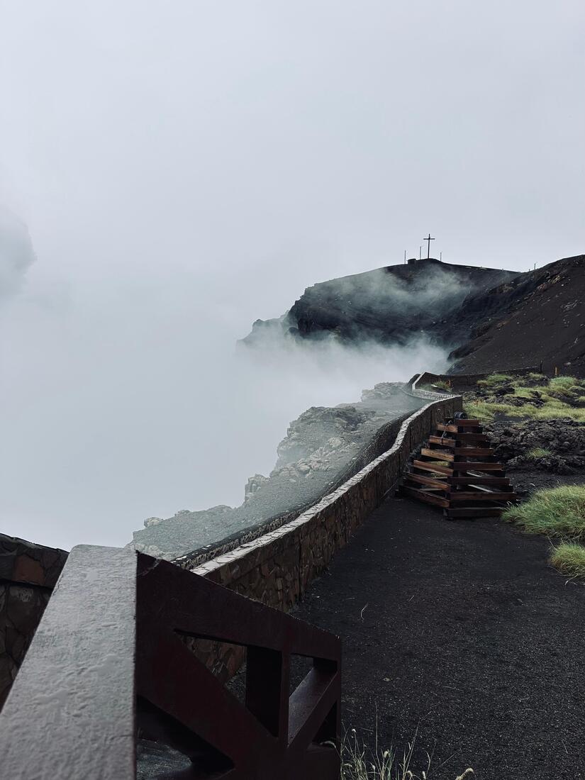 VOLCAN-(12)