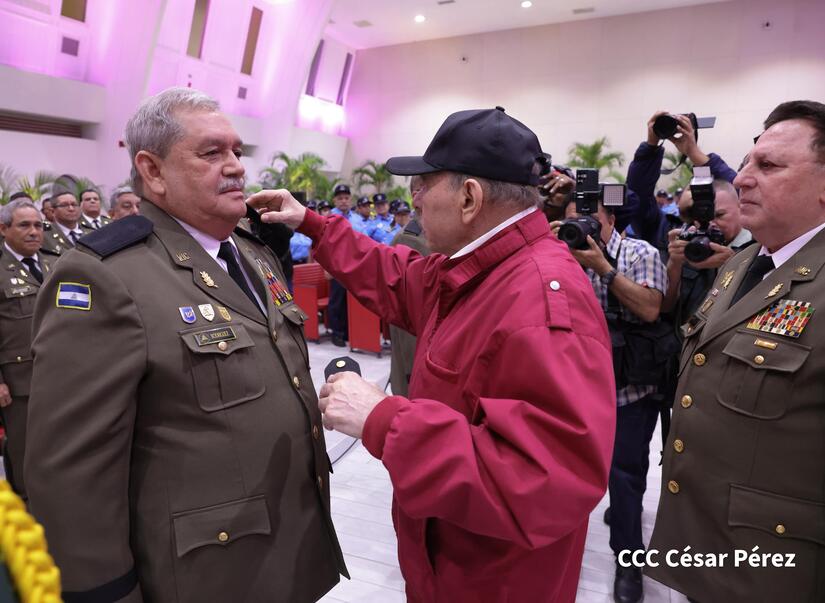 Acto-de-ascenso-militar-10