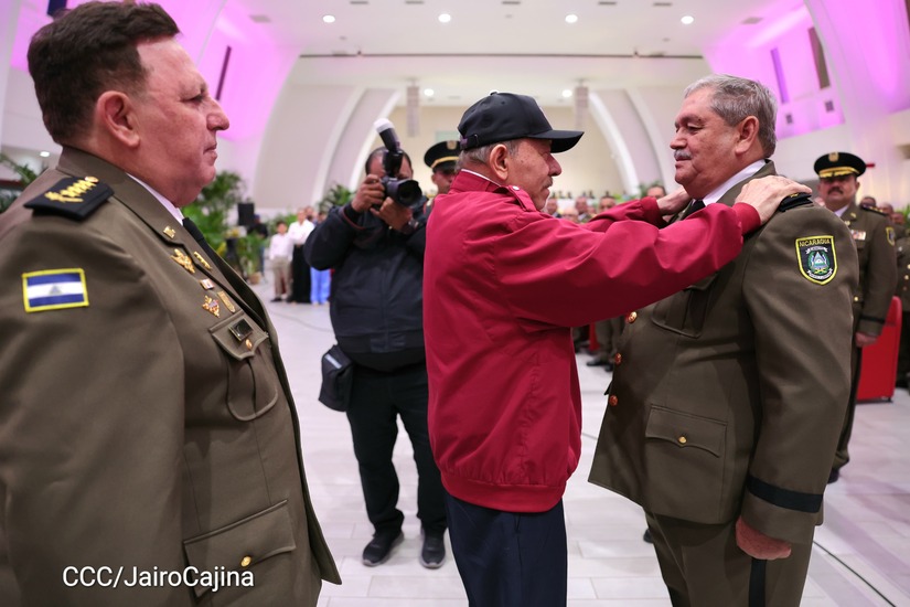 Acto-de-ascenso-militar-17