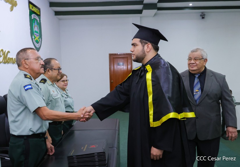 GRADUACION25