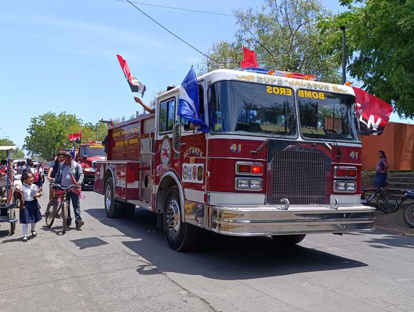 BOMBEROS10