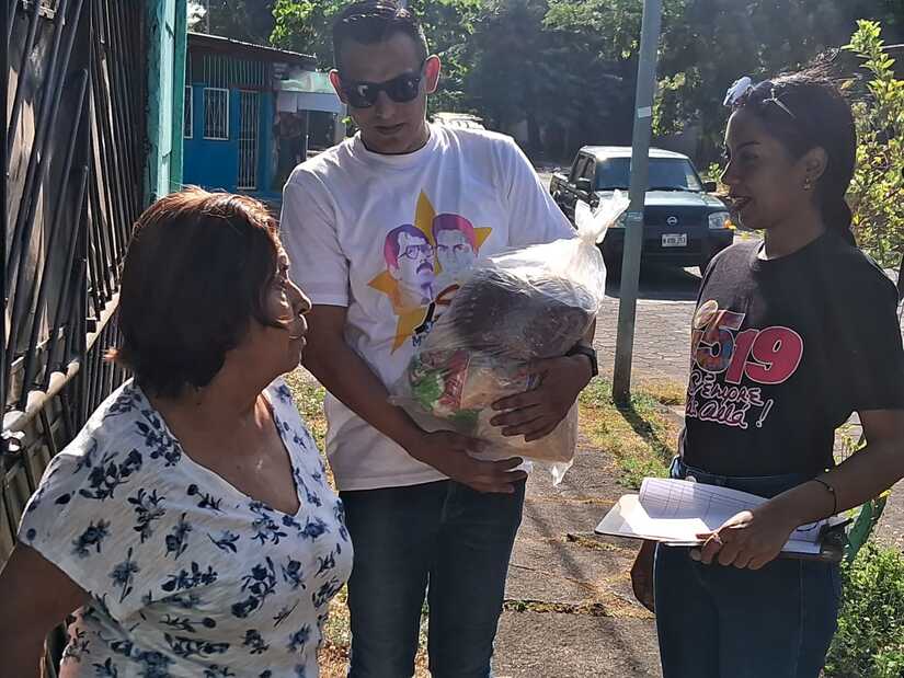 Entrega-de-Paquetes-Alimenticios-11