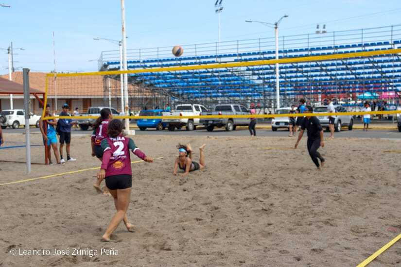 VOLEIBOL-PLAYA--(1)