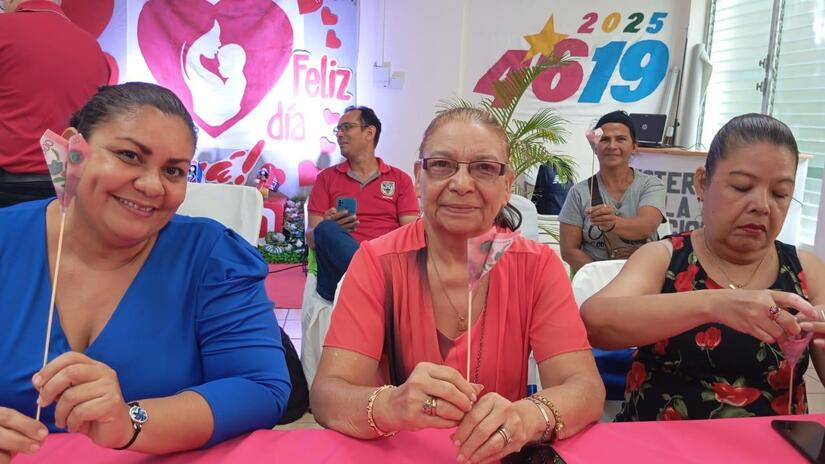 MADRES8