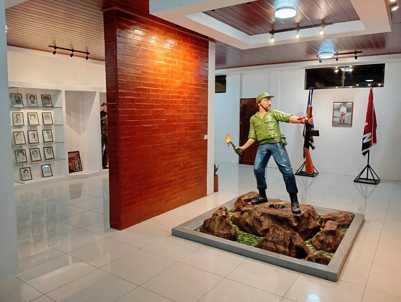 MUSEOS8