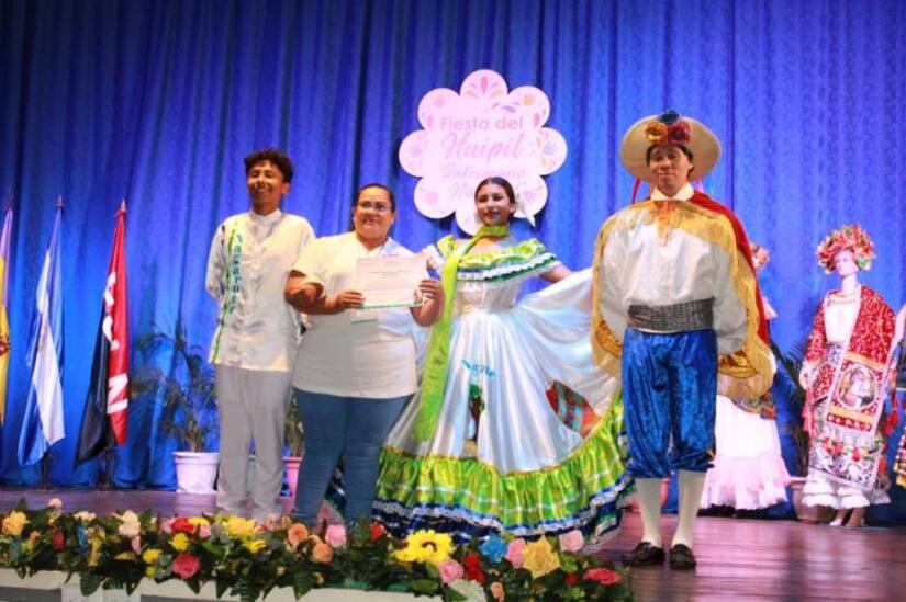 HUIPIL18