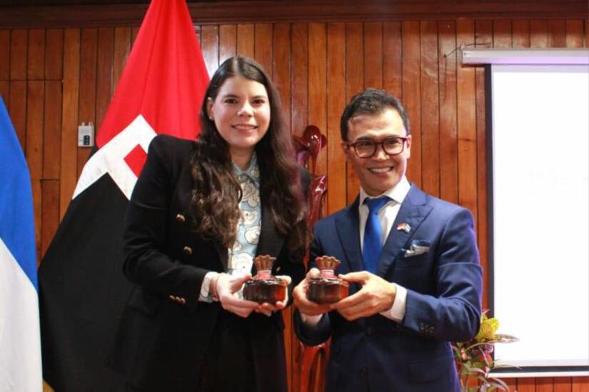 INDONESIA--(6)