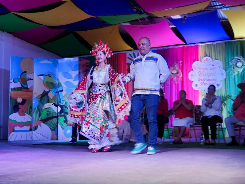 HUIPIL-(7)