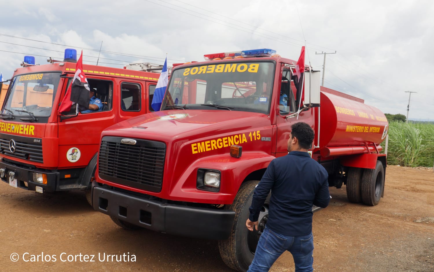 BOMBEROS12