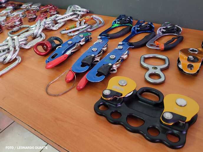BOMBEROS11