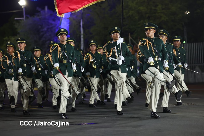 Desfile-Pueblo-Ejercito-21
