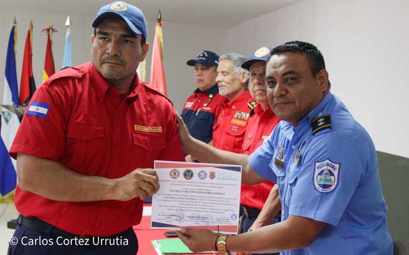 BOMBEROS-11