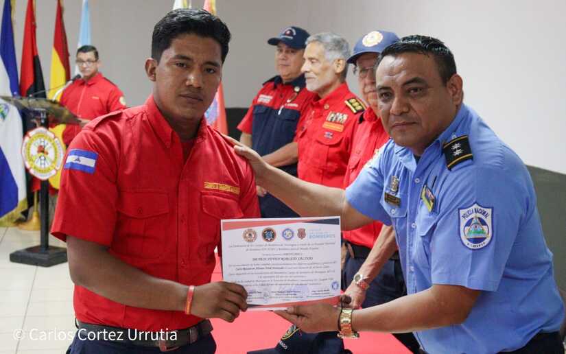 BOMBEROS-15