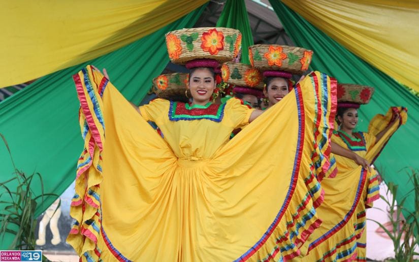HUIPIL-(18)