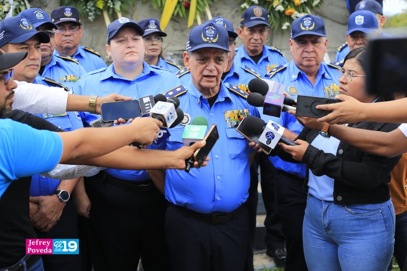 POLICIA-(2)