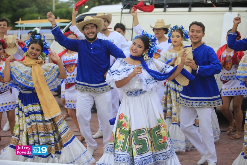 Huipil--(13)