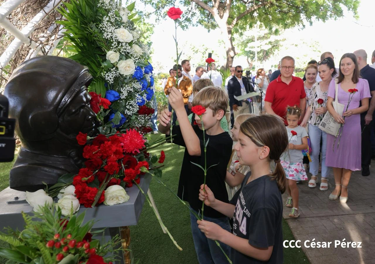 GAGARIN-(30)