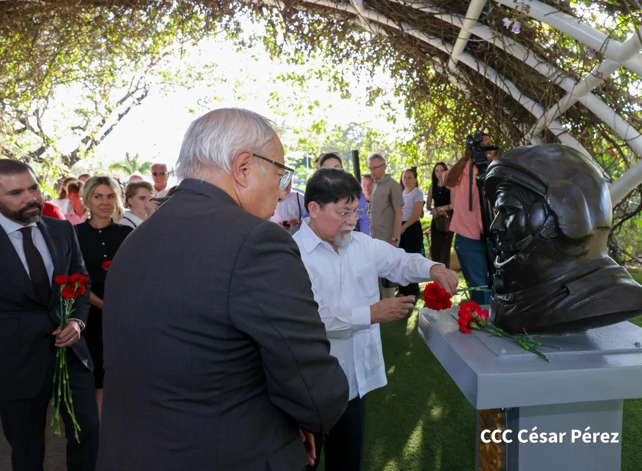 GAGARIN-(5)