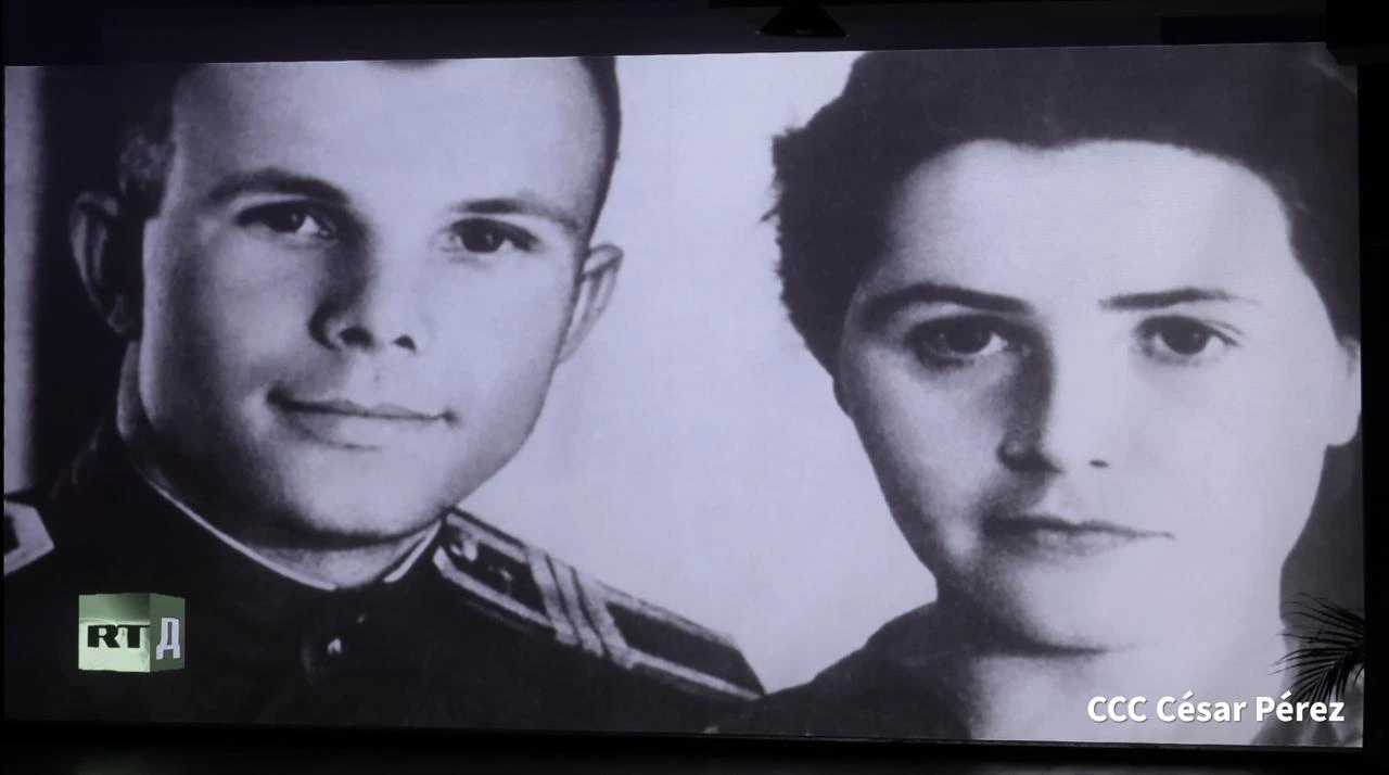GAGARIN-(65)