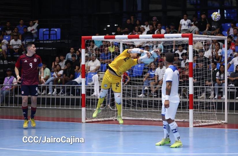 Futsal--(8)