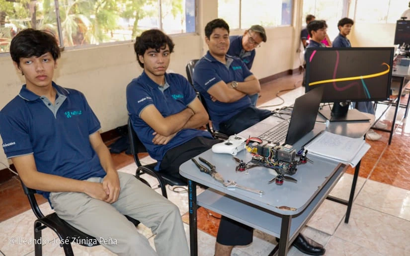 JOVEN-CIENTIFICO12