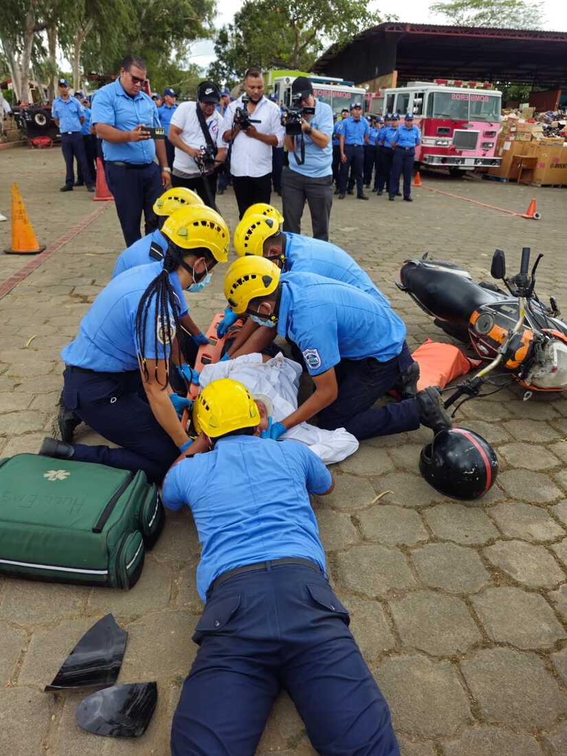 Bomberos-Unidos-4