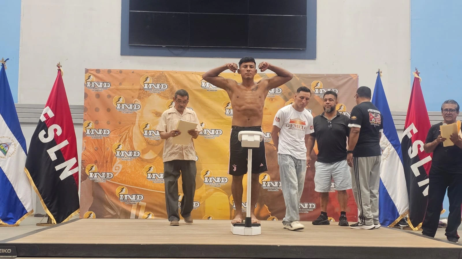 BOXEO9