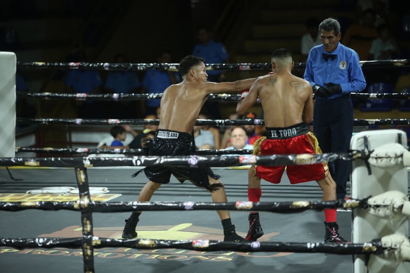 Boxeo--(70)