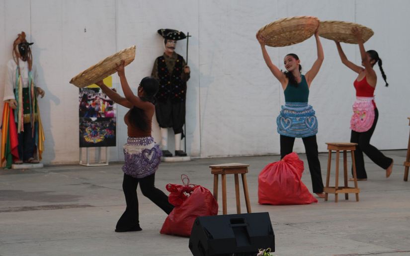 Festival--(2)
