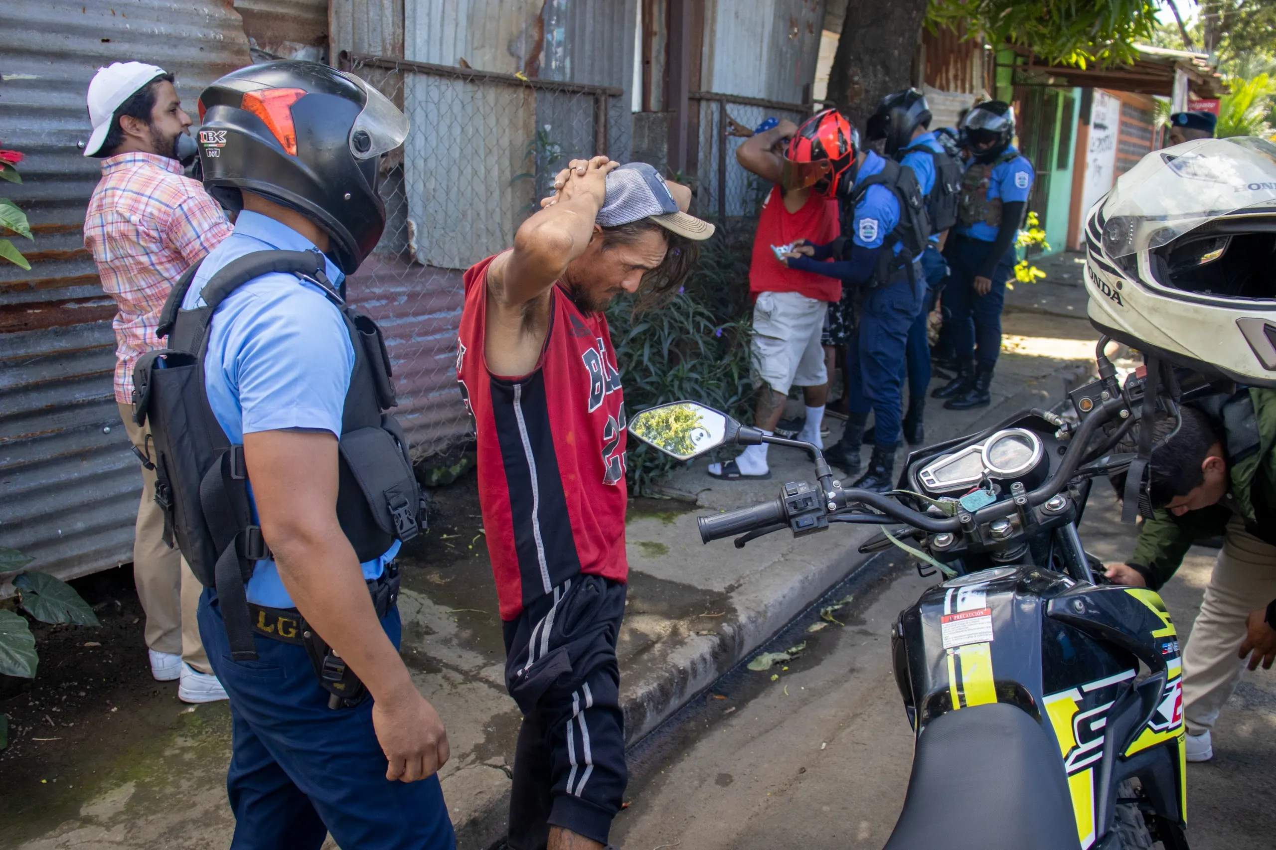 Linea-de-Emergencia-25_25_11zon