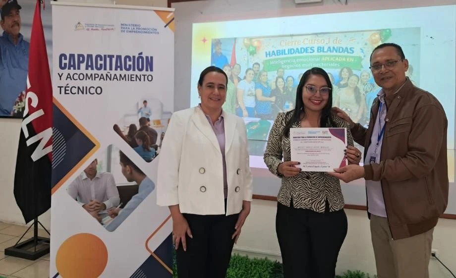 EMPRENDIMIENTOS18_17_11zon