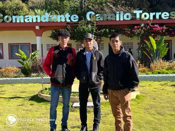 UNIOVERSIDADES--(12)_12_11zon