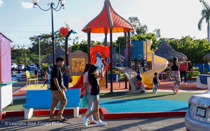 Salvador-Allende--(13)