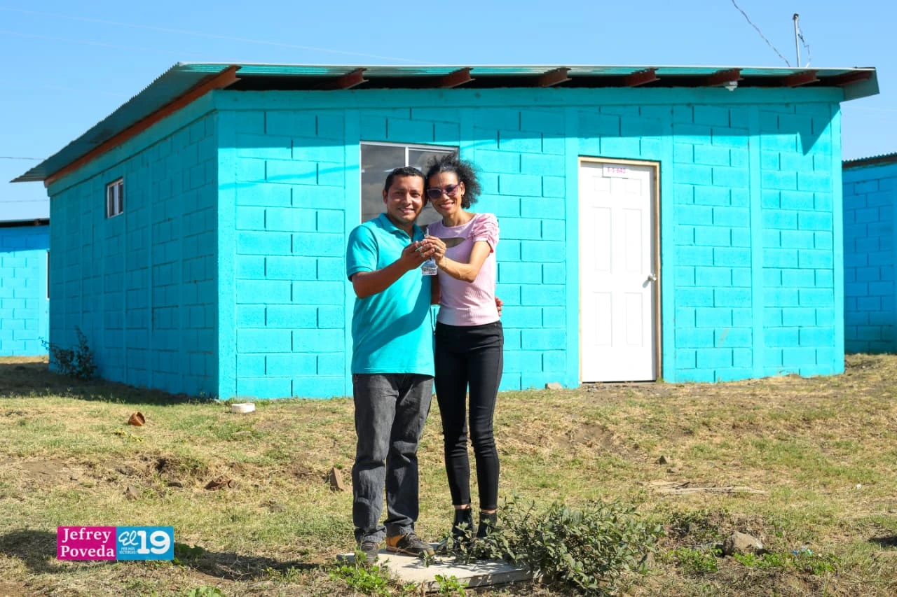 CAMINOS DEL R&Iacute;O 25