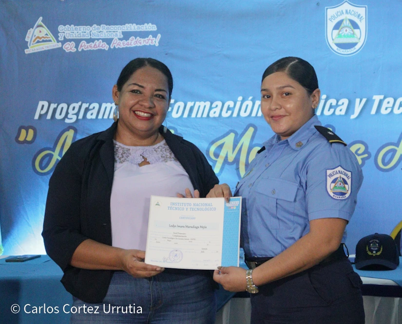 POLICIA18